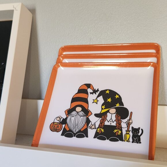 Unknown Other - Set of 3 Halloween gnome dessert plates